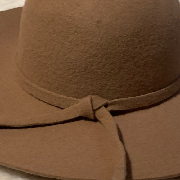 Tan wool hat - Picture 3 of 3
